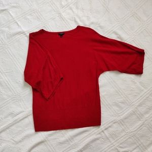 Red loose sleeve sweater